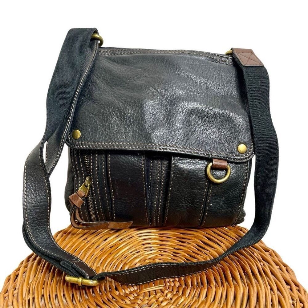Fossil Morgan Traveler Black Soft Pebble Leather Organizer Crossbody‎ Bag Brown